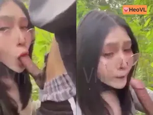 đi dã ngoại tiện xoạc người tình ở trong rừng