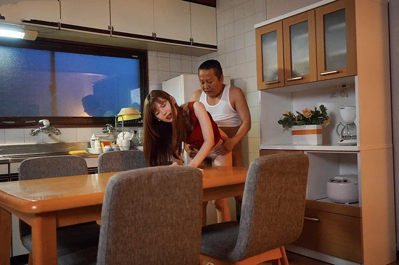 Con gái bị chồng yêu mới của má trả bài mỗi ngày, cho dù đã có người yêu